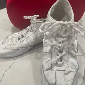 NFINITY Evolution White Sneakers